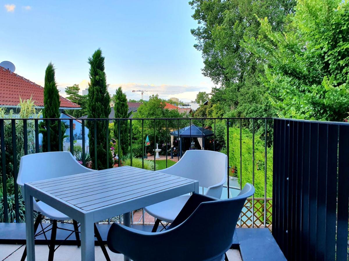 Near Lake Fully Furnished Beautiful Apartment Wien Eksteriør billede