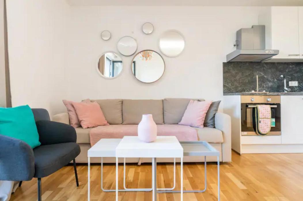 Near Lake Fully Furnished Beautiful Apartment Wien Eksteriør billede