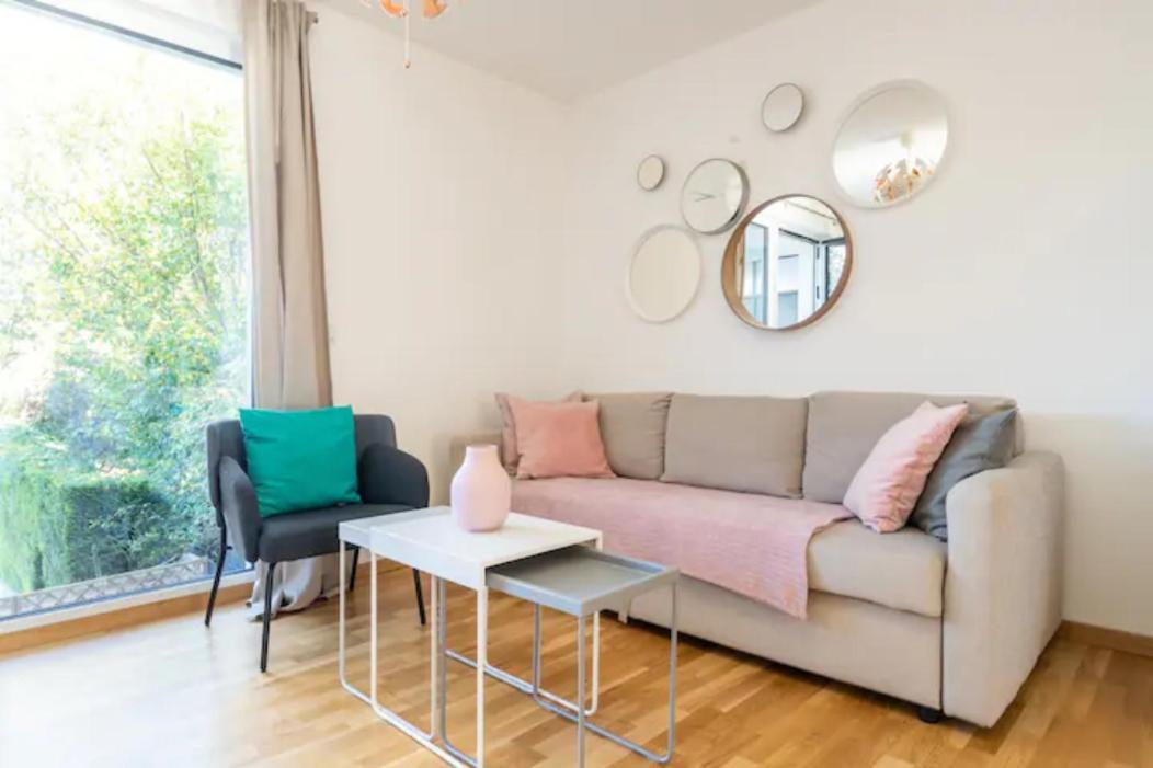 Near Lake Fully Furnished Beautiful Apartment Wien Eksteriør billede