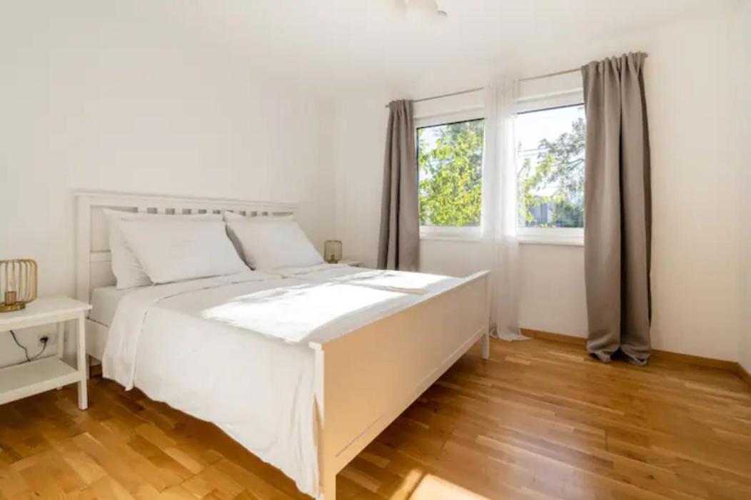 Near Lake Fully Furnished Beautiful Apartment Wien Eksteriør billede