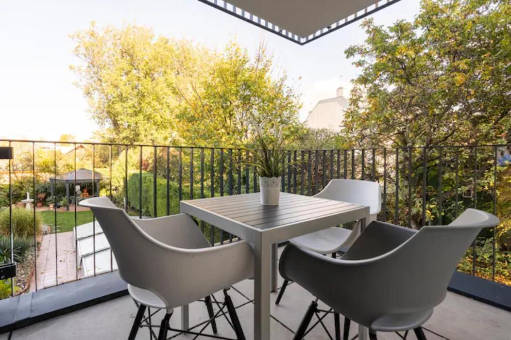 Near Lake Fully Furnished Beautiful Apartment Wien Eksteriør billede