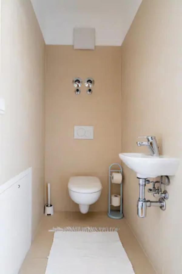 Near Lake Fully Furnished Beautiful Apartment Wien Eksteriør billede